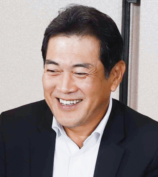 愛須 康之