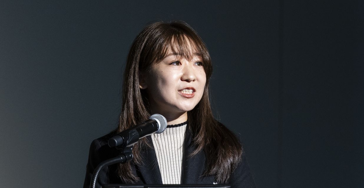 最終プレゼンテーション登壇時のHOKIPAの高本侑立子CEO