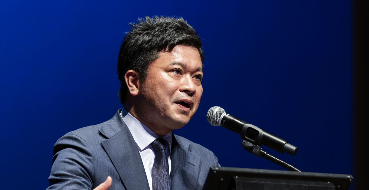 決勝大会登壇時の磨氏