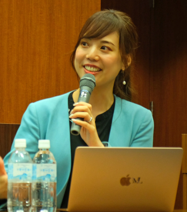明石 奈々氏