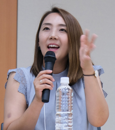 浅野 佳織氏