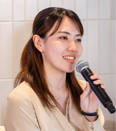 小林 真緒子⽒