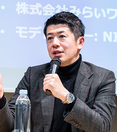 山木 智史 ⽒
