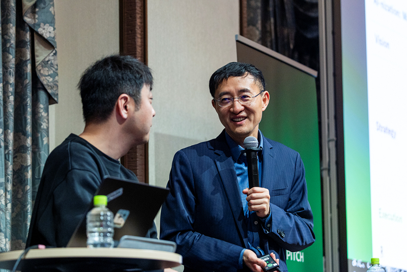 Gensparkのジン氏と同じマイクロソフト出身で、楽天グループのツァイ専務は国内企業でもAIを活用したビジネスで先駆的な取り組みをしている