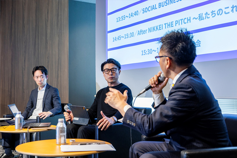 ジグザグの仲里氏のアドバイスに平田氏は熱心に耳を傾けた。