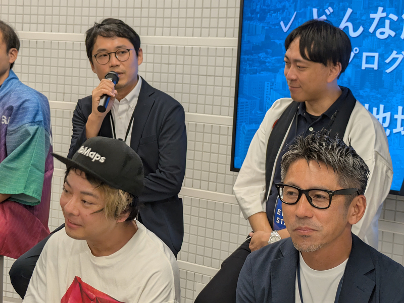 （左奥）大阪府商工労働部 スタートアップ拠点形成グループ是洞公紀氏課長補佐