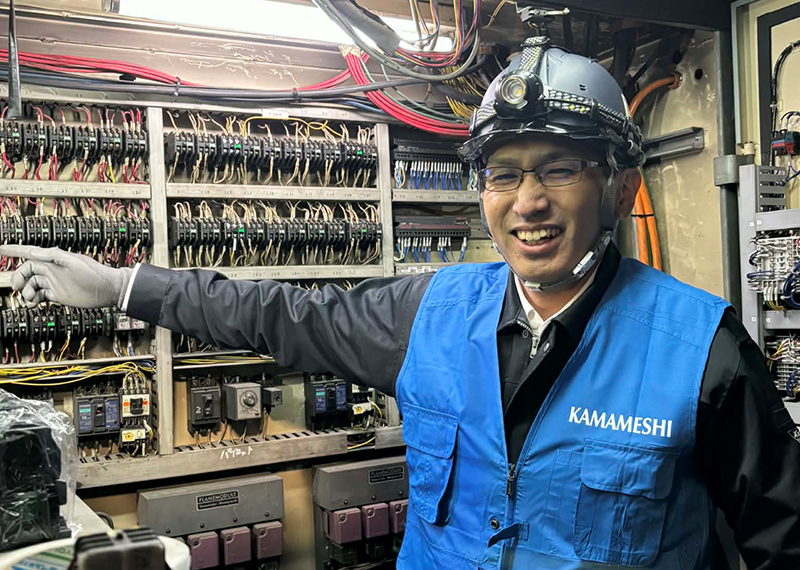 設備保全の専門家である一ノ瀬氏は老朽化した設備を徹底的に調査し、故障リスクについて詳細なリポートを作成している