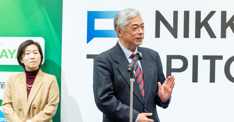 審査員として初めて参加した東大の各務特命教授（右）は「課題先進国の日本のスタートアップには世界を大きく変える力を期待したい」と指摘した