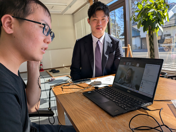 天栄村の就労支援施設では毎日、通学する生徒がいて、面接の練習などをしている