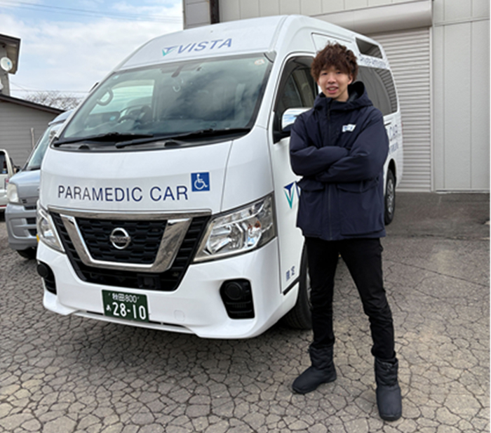 戸井田氏は大型の民間搬送の車両を運営し、救急救命士時代の経験を生かして地域での信頼を獲得している