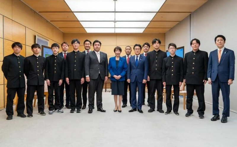 前回の最優秀チームは、25年12月に官邸で、高市首相に面会し、政策を説明した