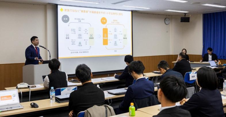 あかり保証の清水代表取締役は独居老人らが安心できるサービスをワンストップで提供しようとしている