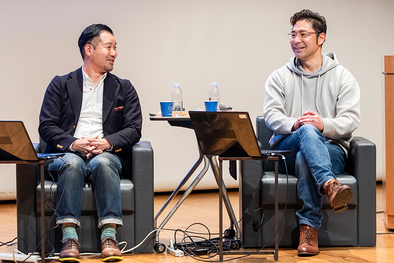 右から、京都大学イノベーションキャピタルの菅野氏、関西巻取箔工業 取締役C.O.Oの久保氏