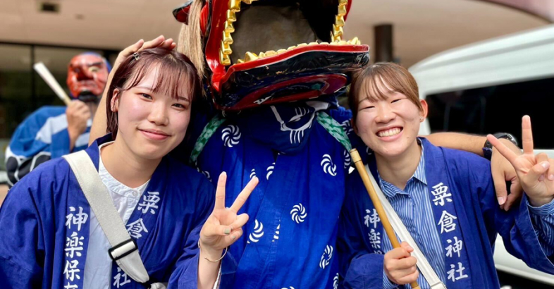 片桐氏（右）は岡山県西粟倉村で大学生のプログラムに参加して、お祭りの良さを改めて認識した