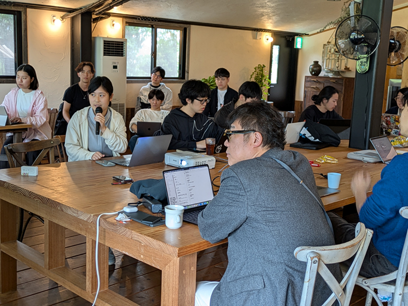 内野氏は高校生を悔いなく進路を選ぶための学びができるカフェを開きたいという