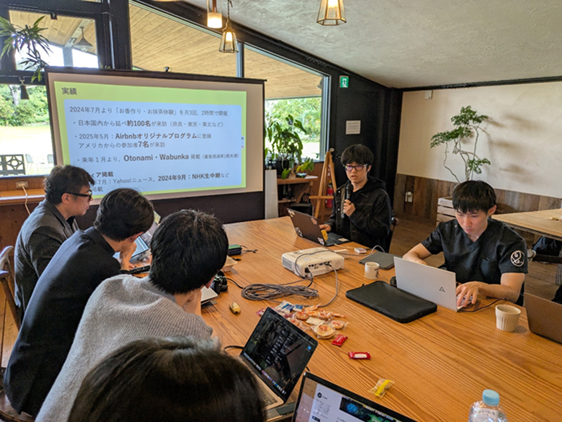 学生起業家の高橋氏はお寺の息子であり、各地の寺院で体験型プログラム事業の展開を考えている